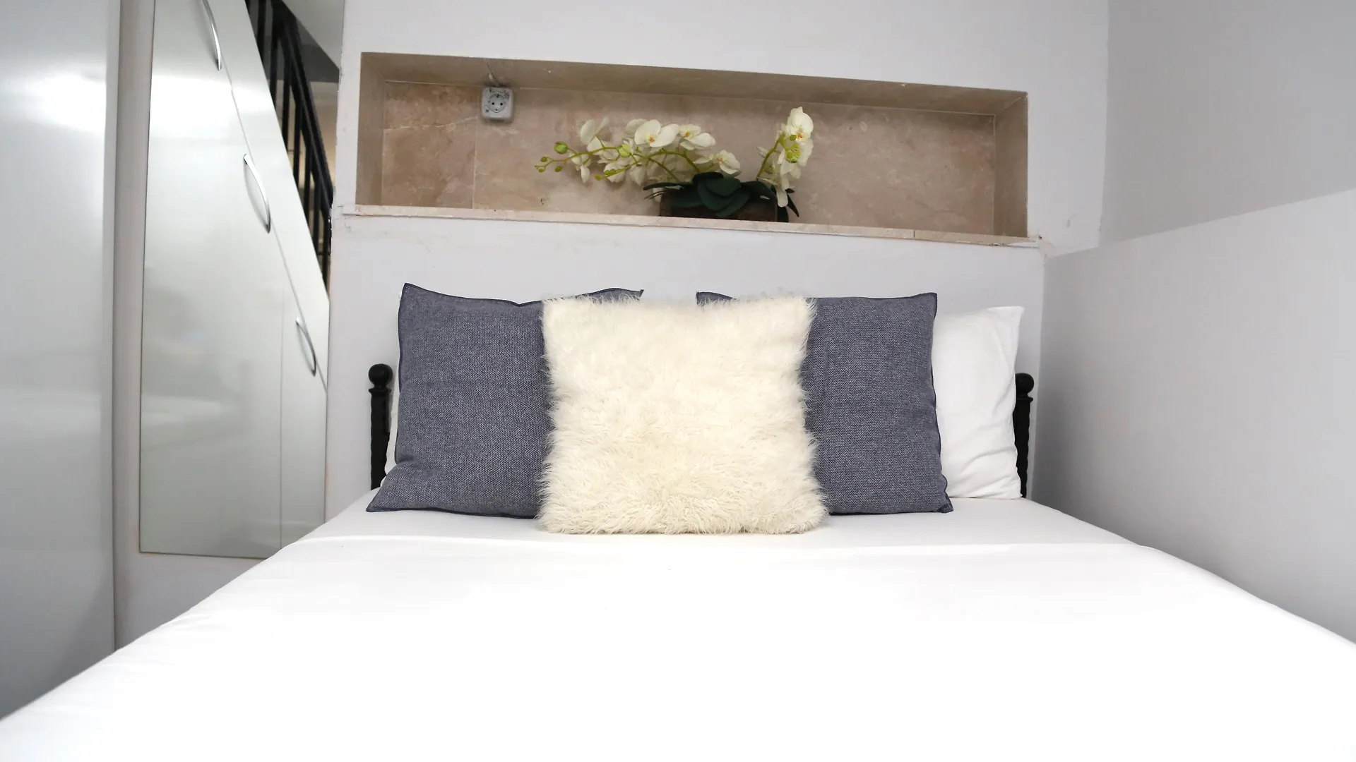 Ditto Flats Istanbul Apartment